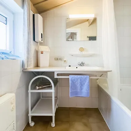 Casa de Férias 2 Bedroom Awesome In *