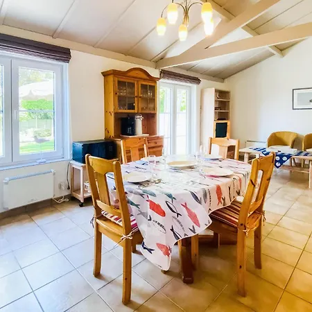 Casa de Férias 2 Bedroom Awesome In *