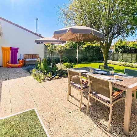 בית נופש 2 Bedroom Awesome In