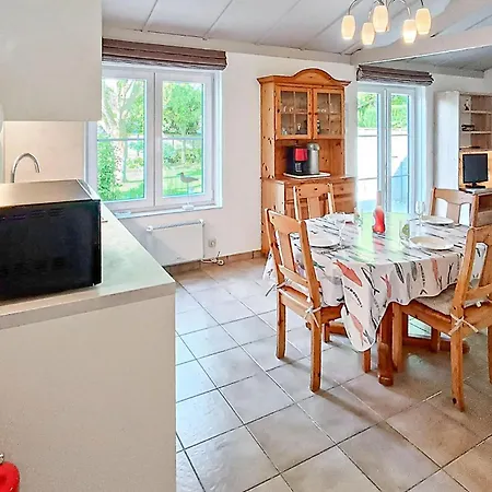 בית נופש 2 Bedroom Awesome In ברדנה